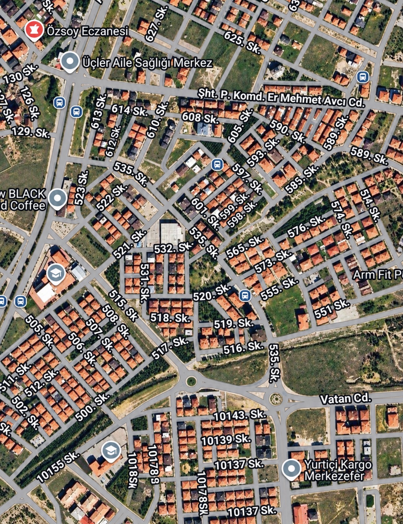 SELÇUKBEY'DE MUHTARLIK YAKINI VİLLA PARSELİ